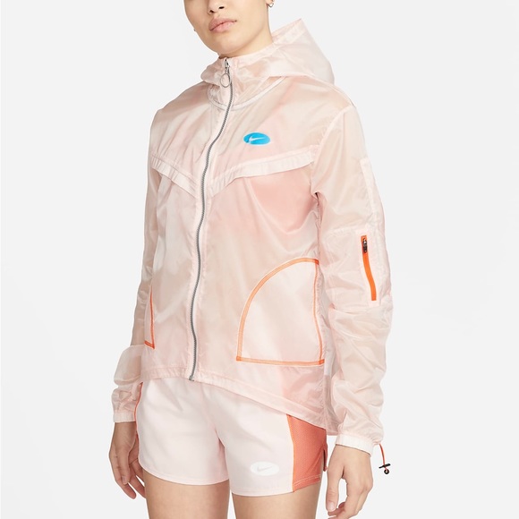 Nike Women's Woven Running Jacket - Picture 6 of 8